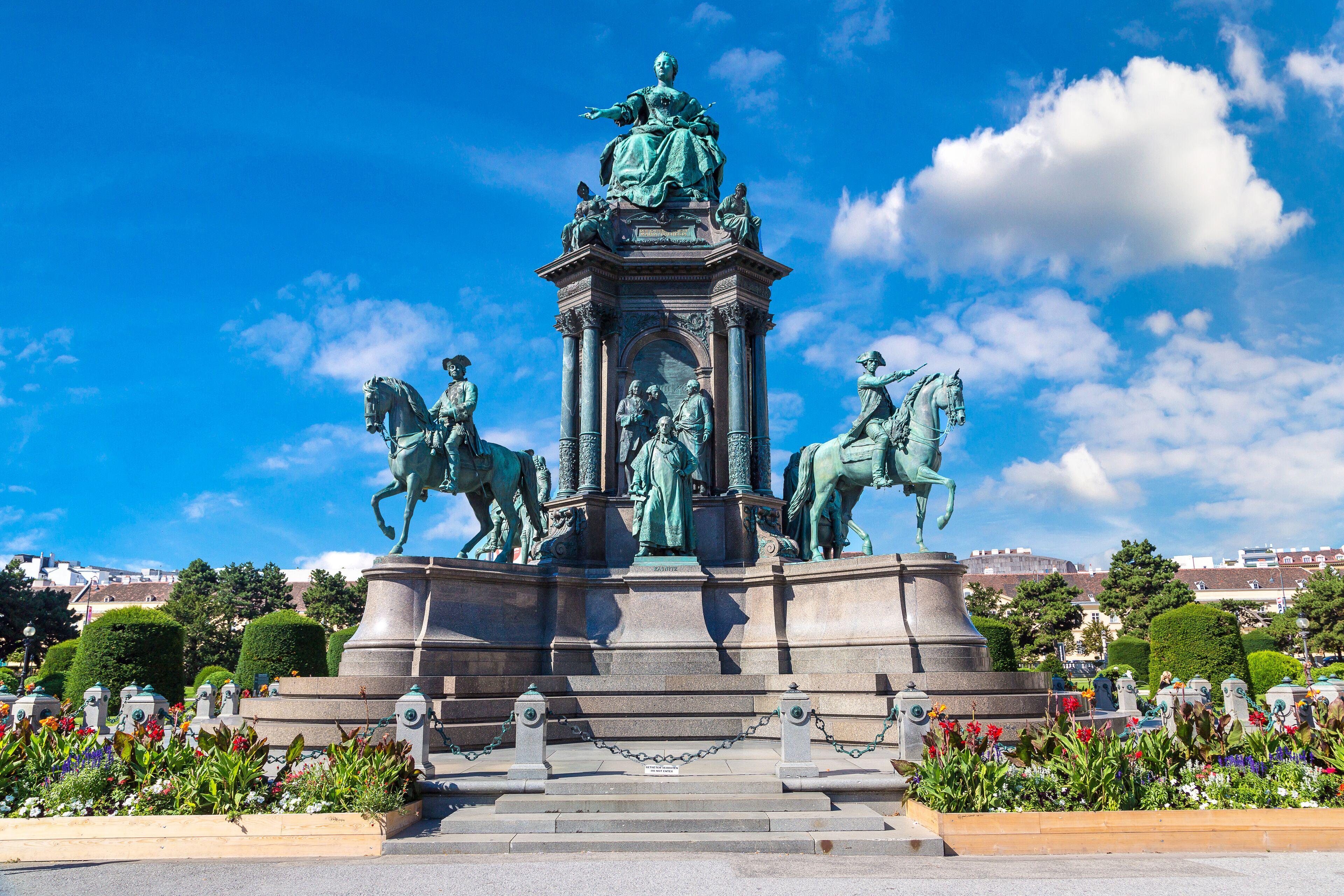 Monumento a Maria Teresa